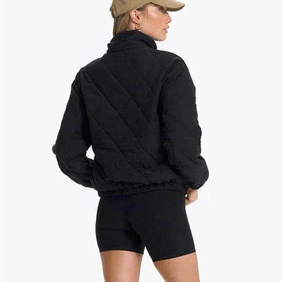 NWOT - Vuori Women's Black Halo Insulated Jacket - Picture 3 of 6